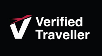 Boîte noire avec un V stylisé, un dessin d'avion et les mots Verified Traveller / Voyageur vérifié.